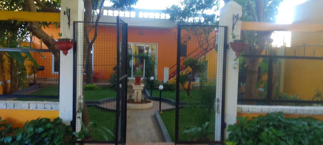 פונדיצ'רי Chan Maison @ Lakshmi Gardens מראה חיצוני תמונה